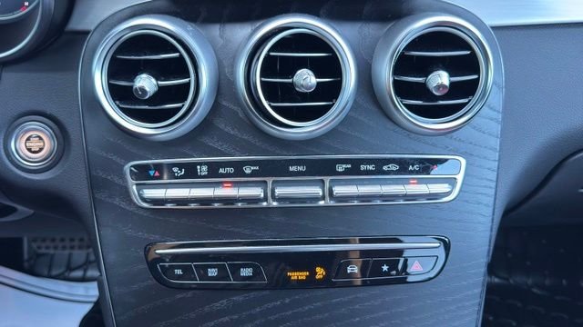 Used 2022 Gray Mercedes-Benz GLC 300 image 30