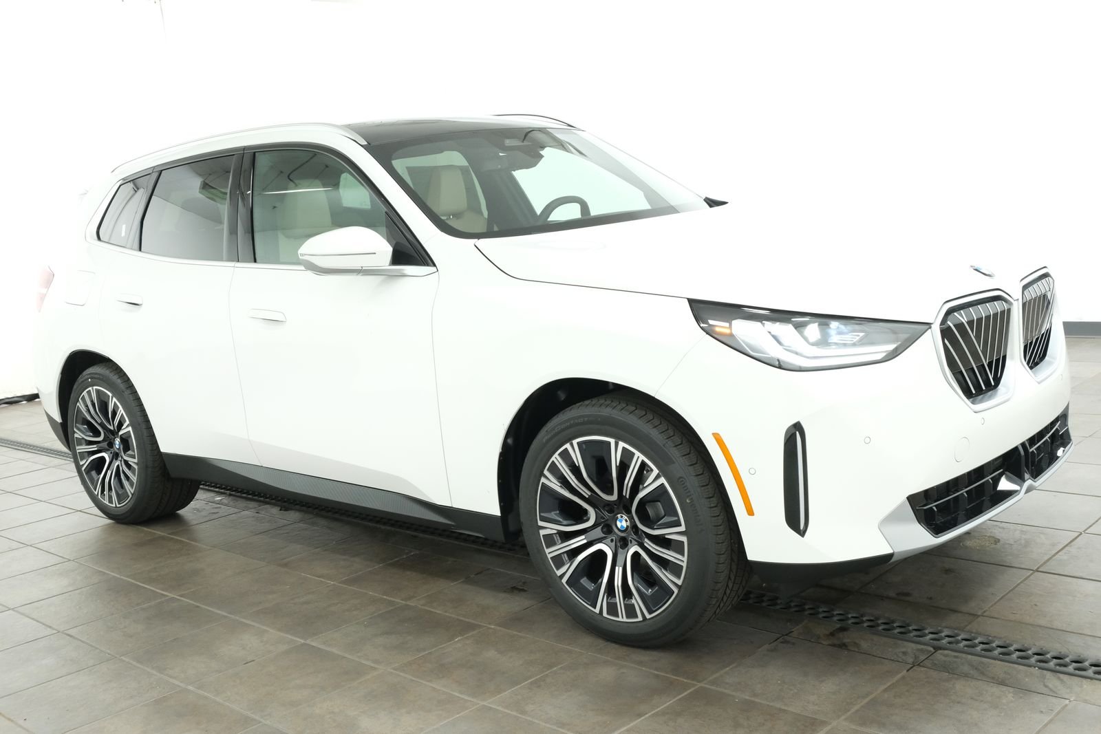 New 2026 Alpine White BMW 30 xDrive image 9