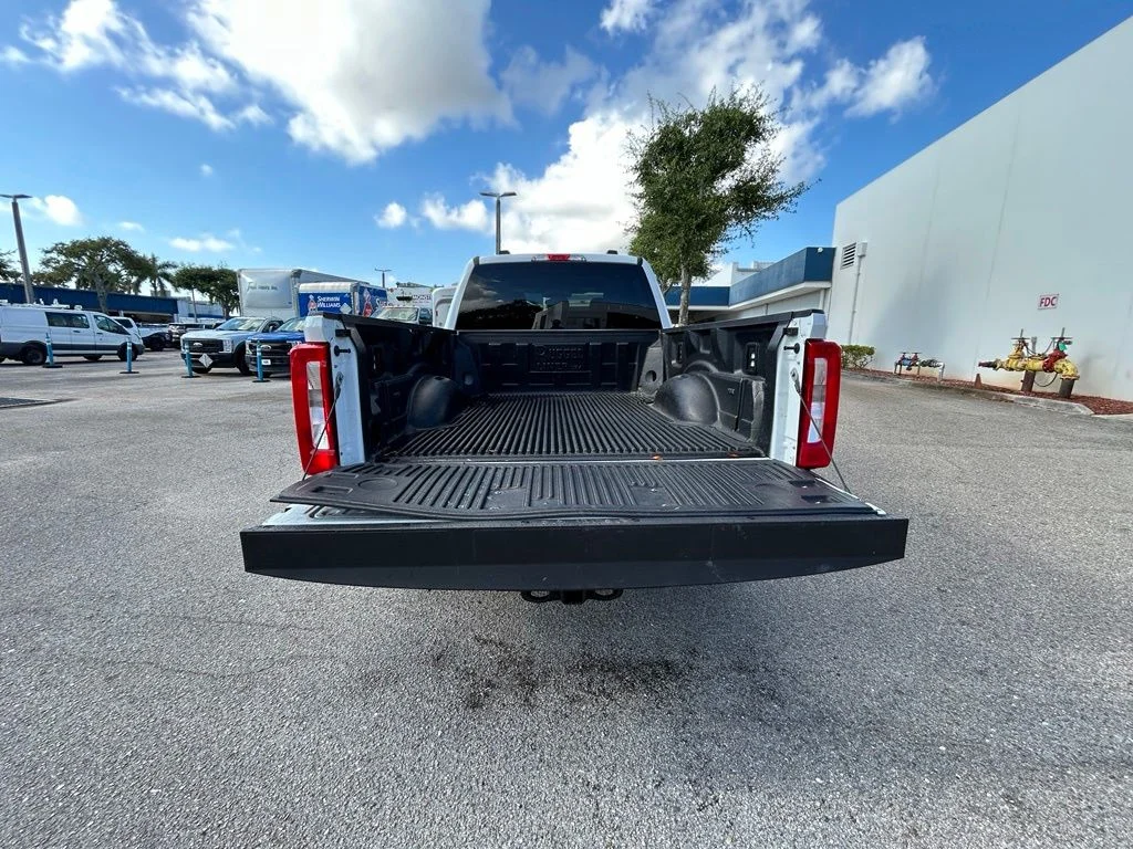 Used 2026 Oxford White Ford XLT image 32