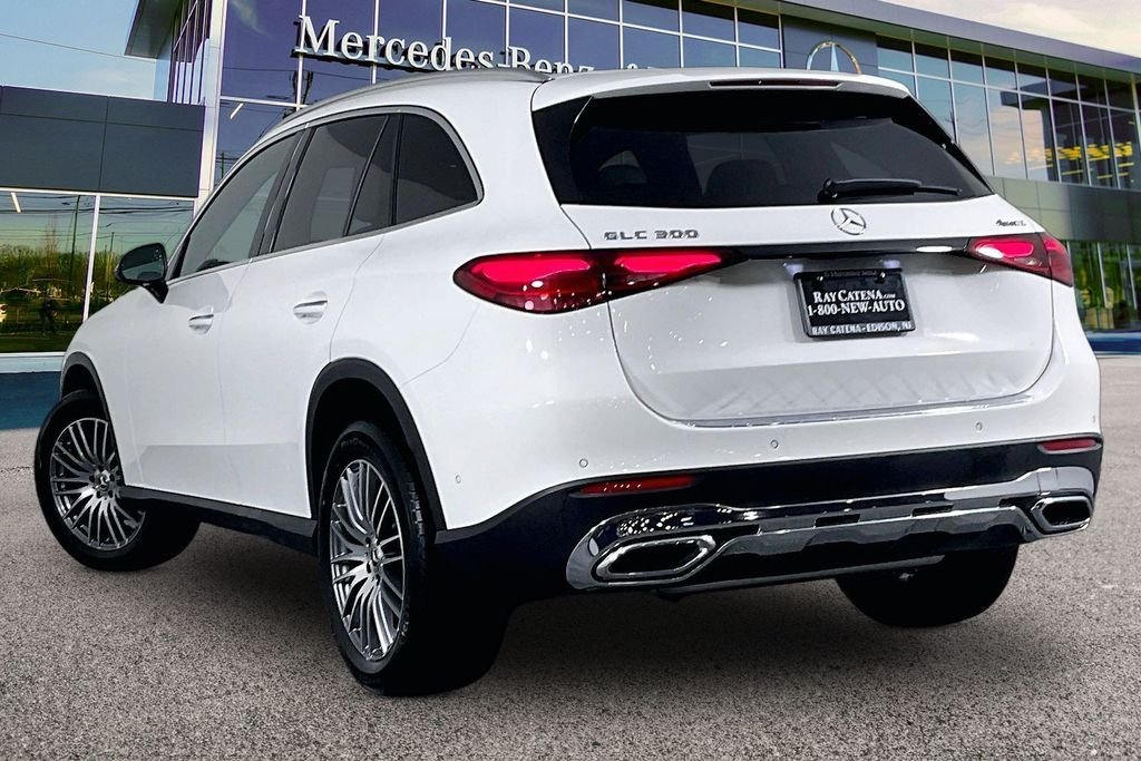 New 2026 Polar White Mercedes-Benz GLC 300 image 3