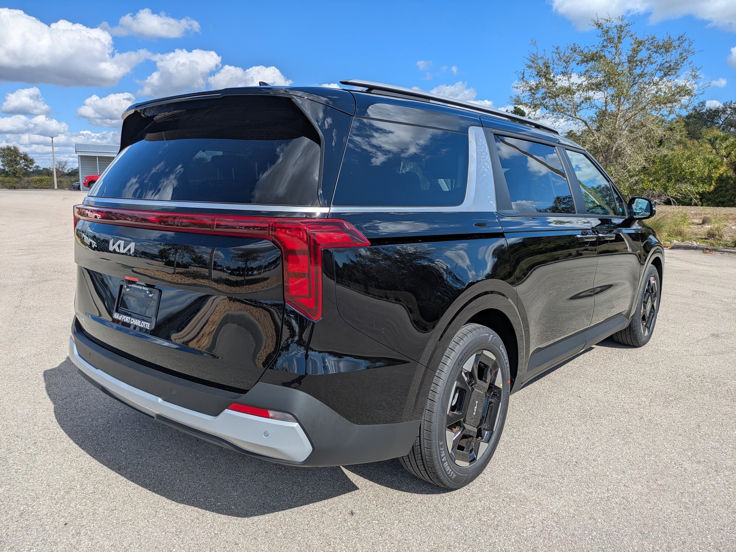New 2026 Aurora Black Pearl Kia EX image 5