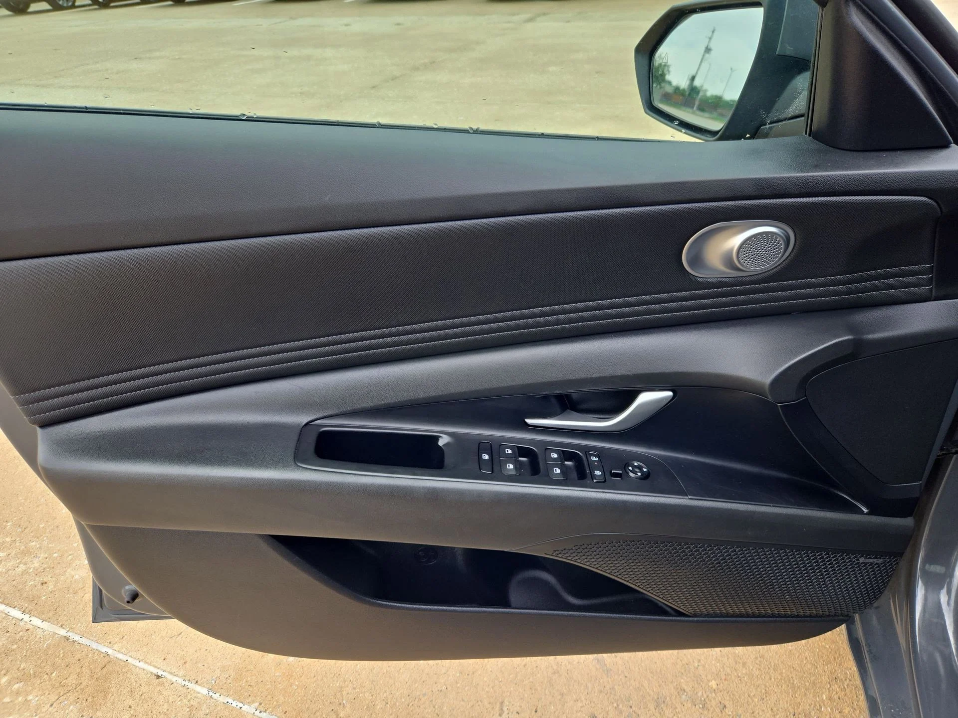 Used 2025 Ecotronic Gray Hyundai Limited image 13