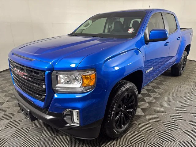 Used 2022 Blue Metallic GMC Elevation image 8