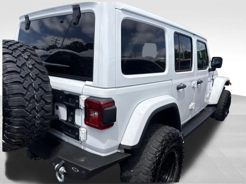 Used 2020 White Jeep Unlimited Sahara image 13