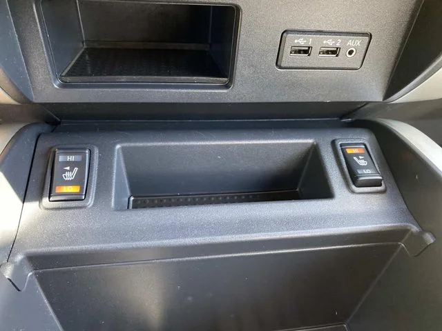 Used 2019 Black Nissan SL image 10