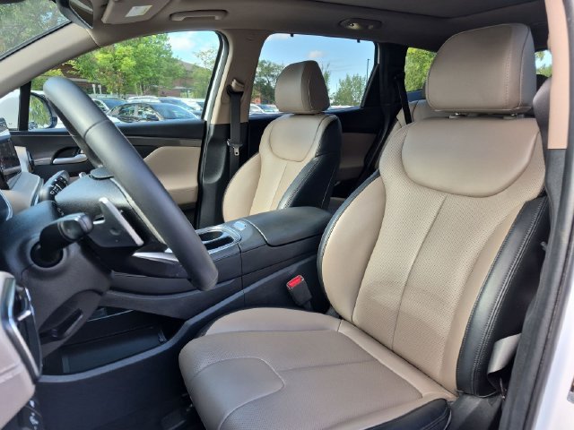 Used 2023 White Hyundai SEL image 11