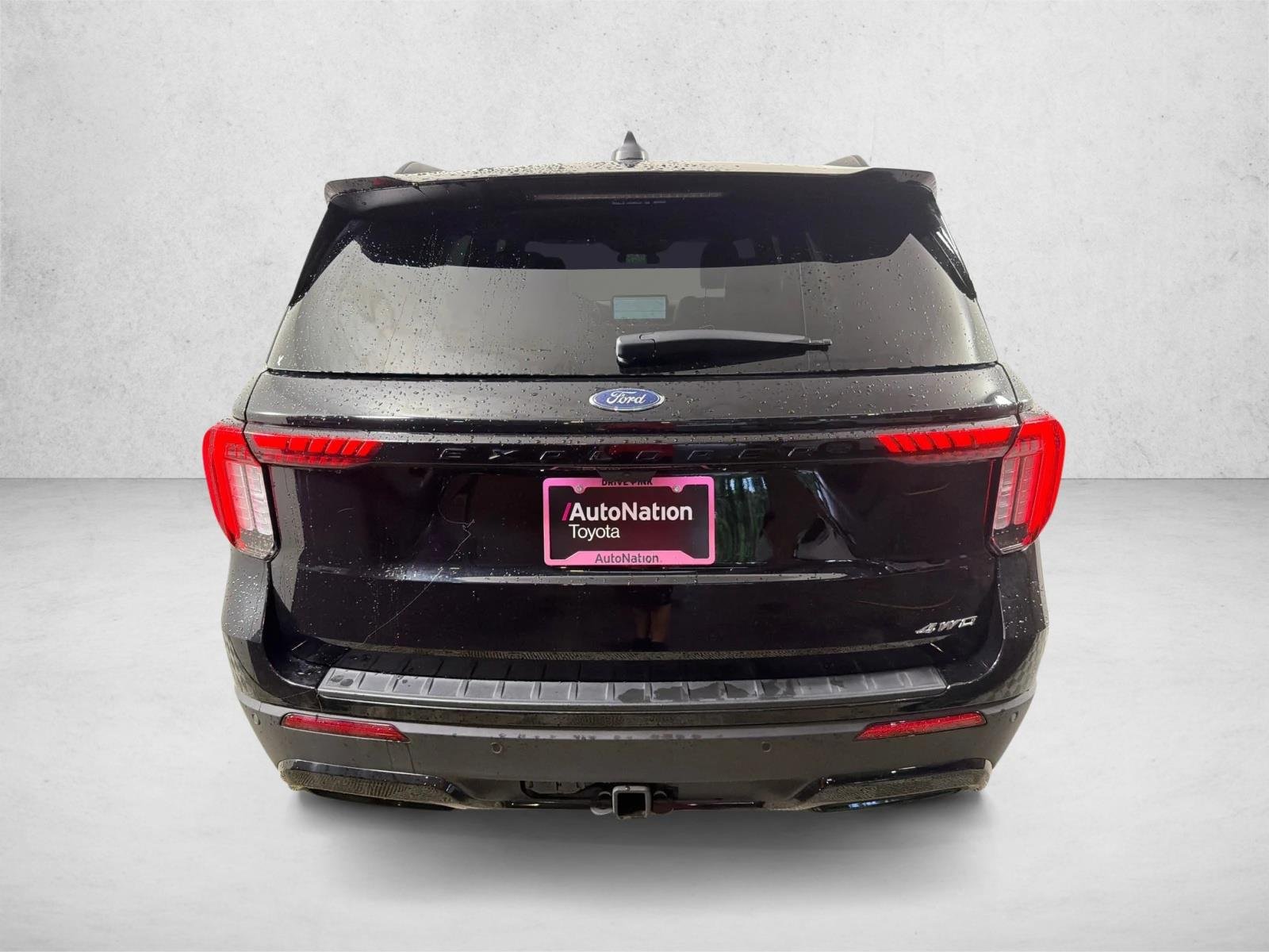 Used 2025 Agate Black Metallic Ford ST-Line image 5