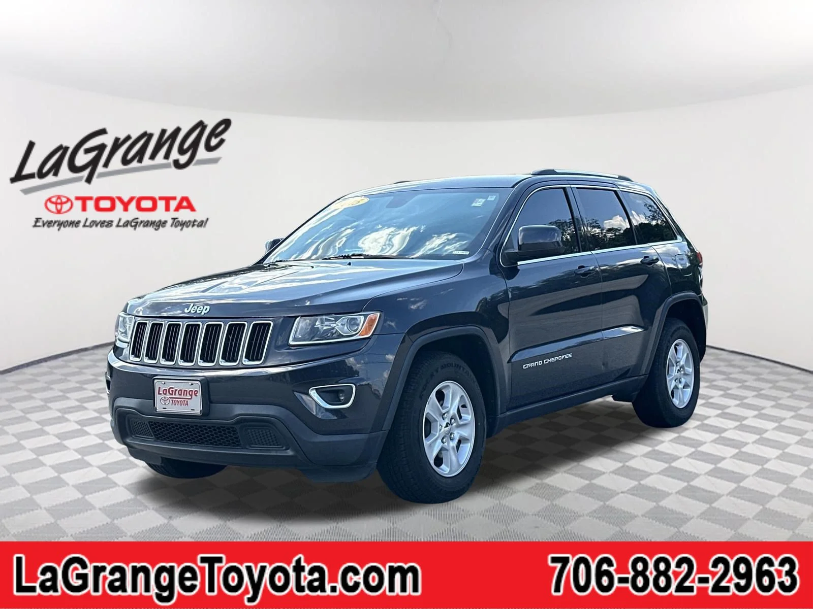 Used 2015 Maximum Steel Metallic Clear Coat Jeep Laredo image 1