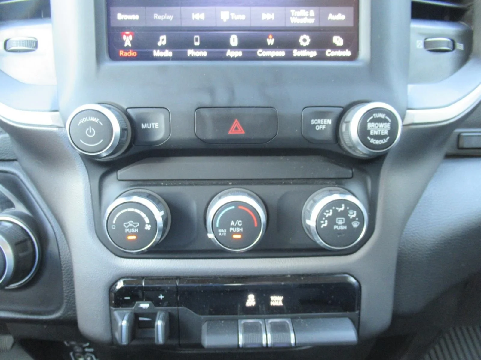 Used 2020 Silver Ram Big Horn/Lone Star image 28