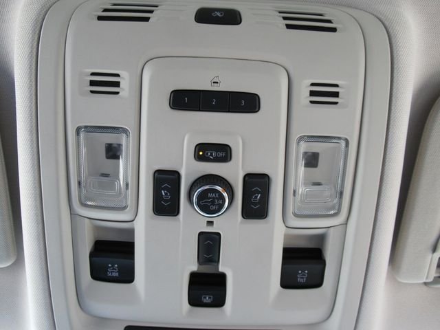 Used 2021 Beige GMC Denali image 33