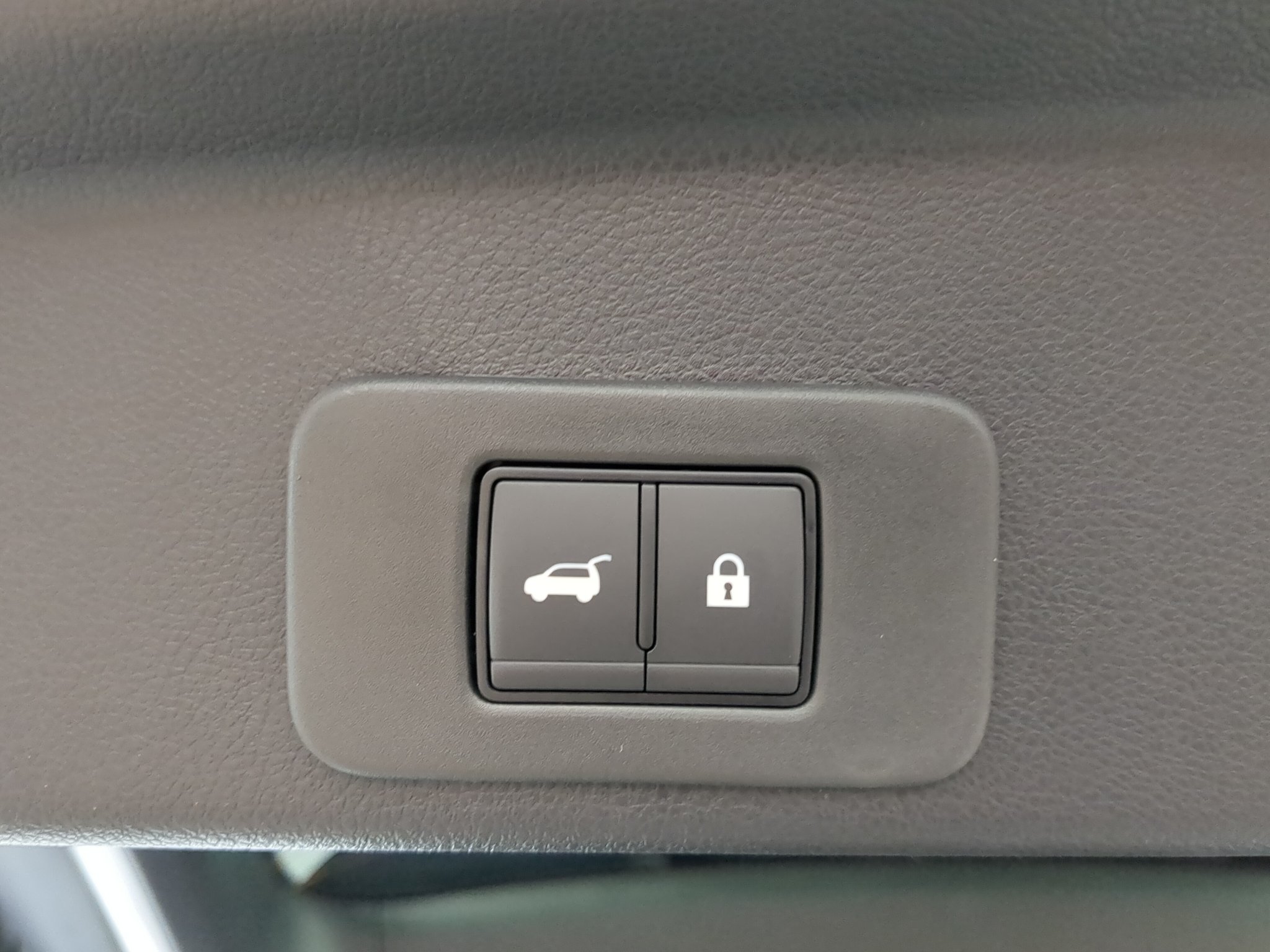 New 2027 Everest White Pearl TriCoat Nissan Platinum image 18