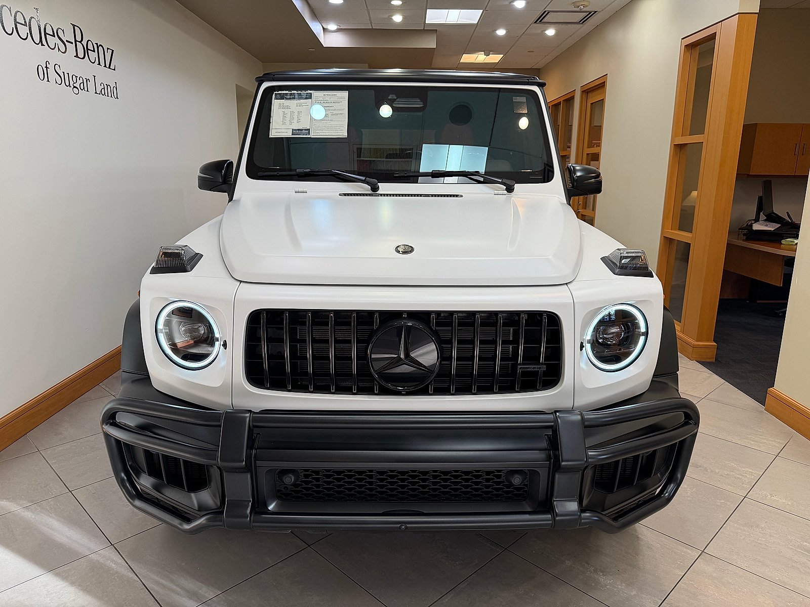 Certified Used 2025 MANUFAKTUR Moonlight White Magno Mercedes-Benz  image 3