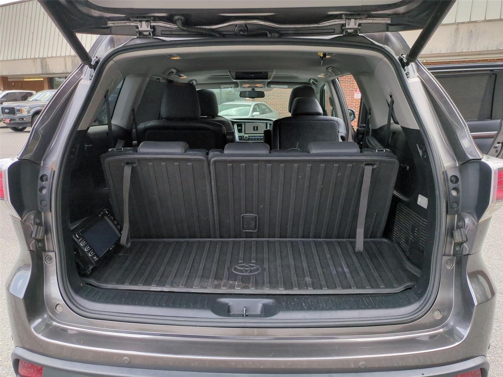 Used 2014 PREDAWN GRAY MICA TOYOTA  image 38
