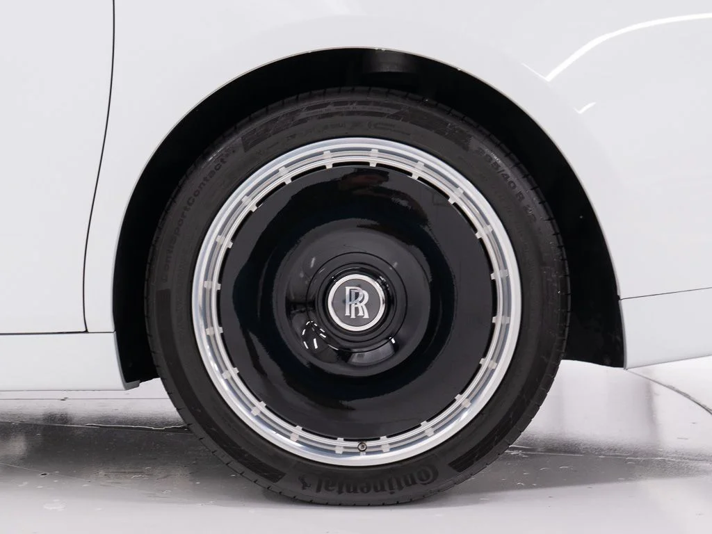 Certified Used 2023 Bespoke Crystal over Arctic White Rolls-Royce  image 52