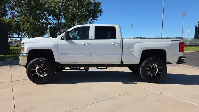Used 2019 White Chevrolet LT image 4