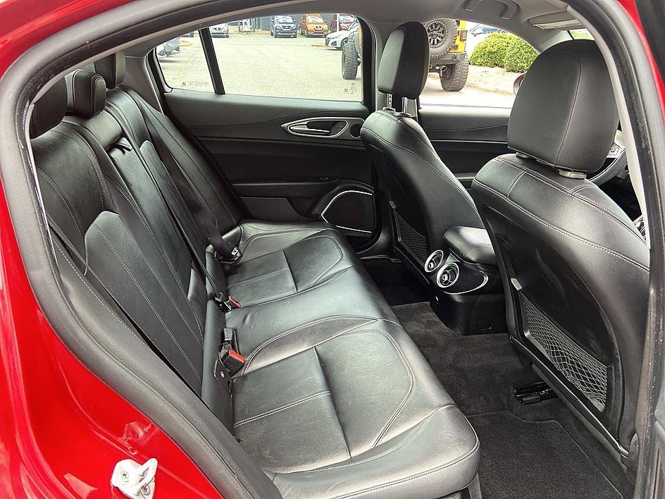 Used 2017 Rosso Alfa Alfa Romeo Base image 18