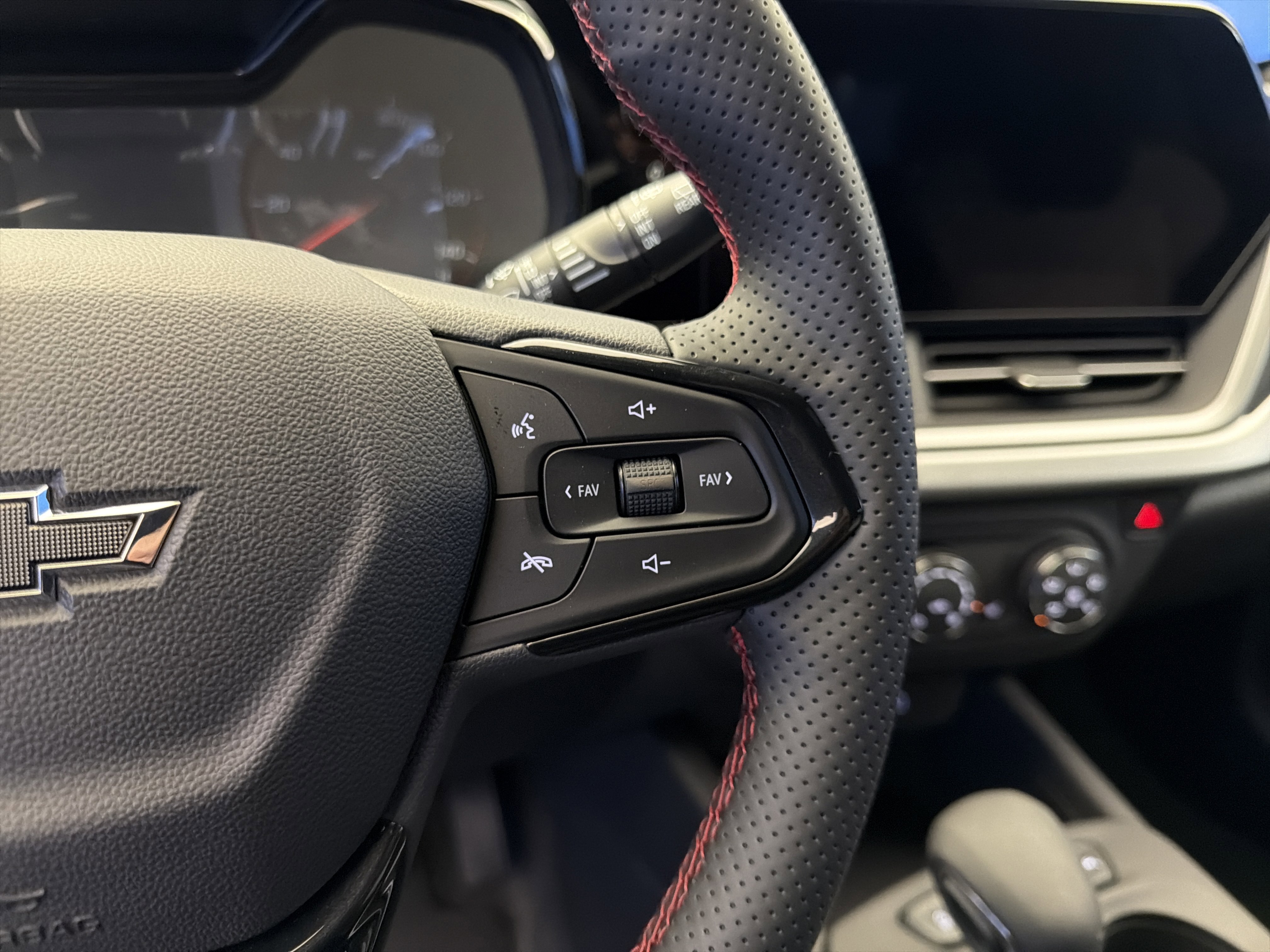 2026 Chevrolet Trax RS - Photo 16