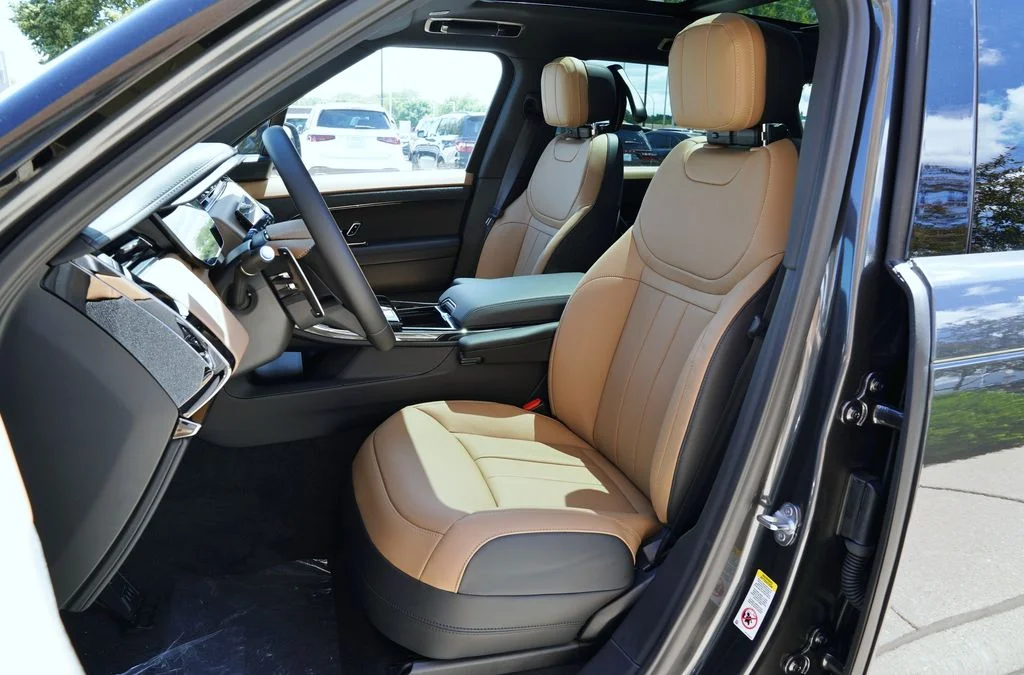 New 2026 Carpathian Grey Land Rover Dynamic SE image 13