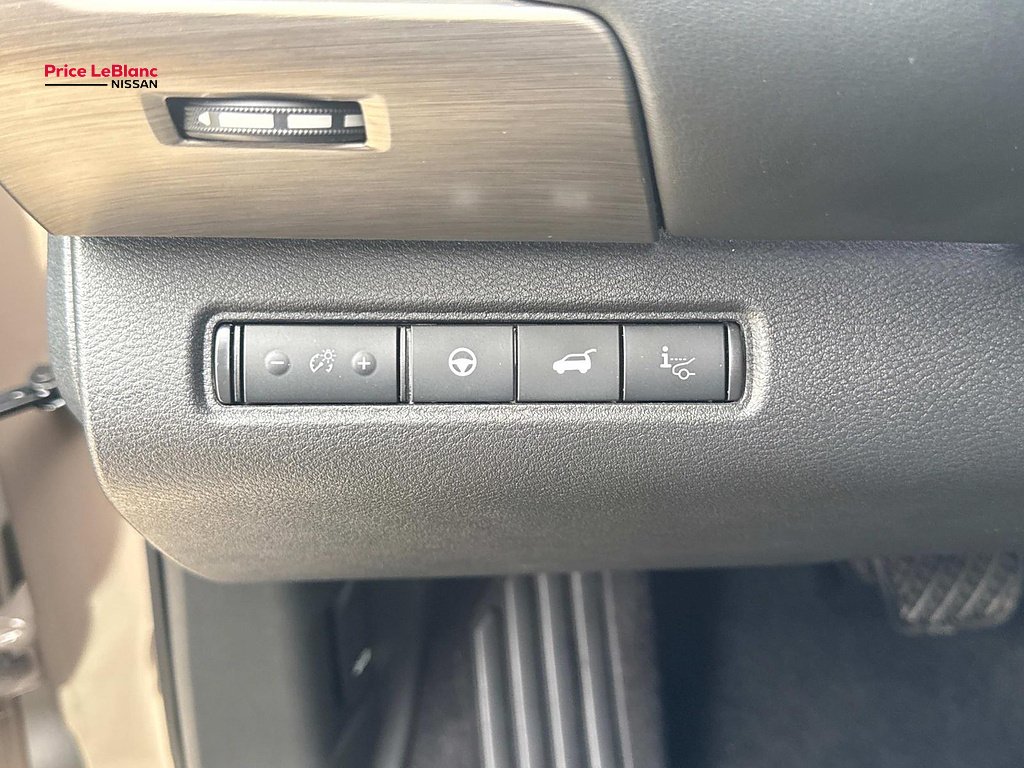 Certified Used 2025 BROWN Nissan Platinum image 19
