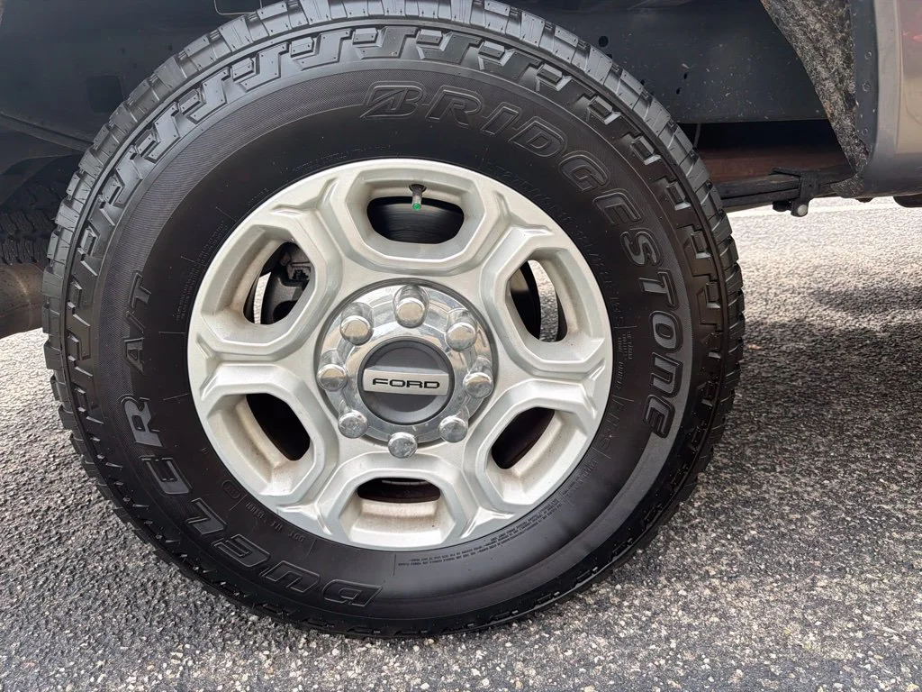 Used 2025 Gray Ford XLT image 13