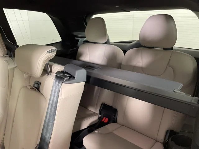 2025 Volvo XC90 Core - Photo 39