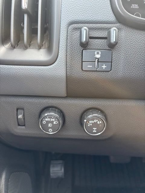 Used 2021 BLACK Chevrolet 4WD Z71 image 19