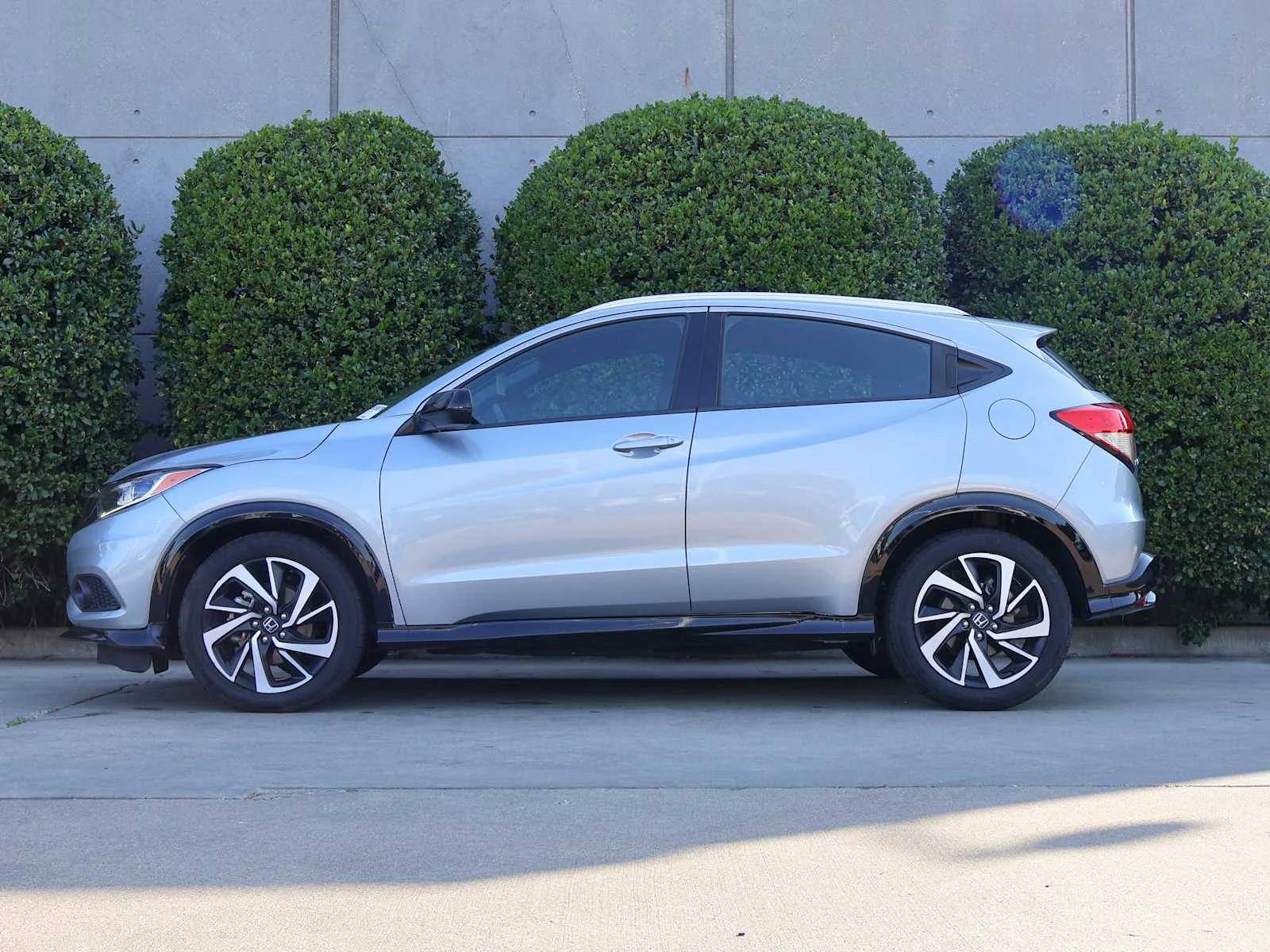 Used 2019 Lunar Silver Metallic Honda Sport image 4