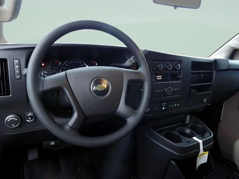 2025 Chevrolet Express Cargo Work Van - Photo 7