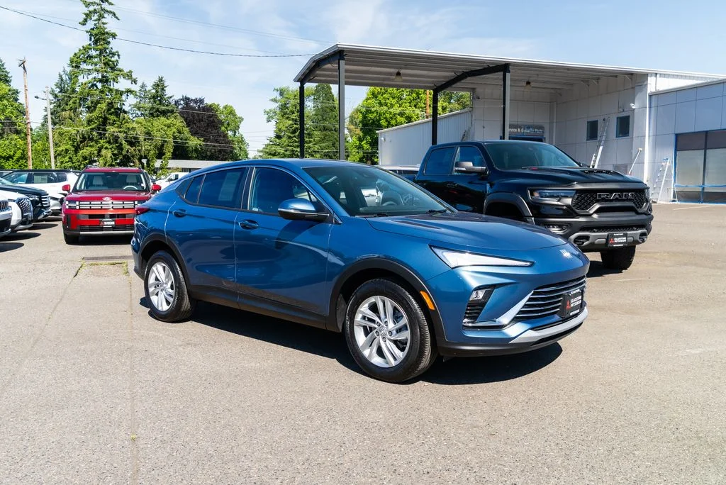 Used 2025 Blue Buick Preferred image 25