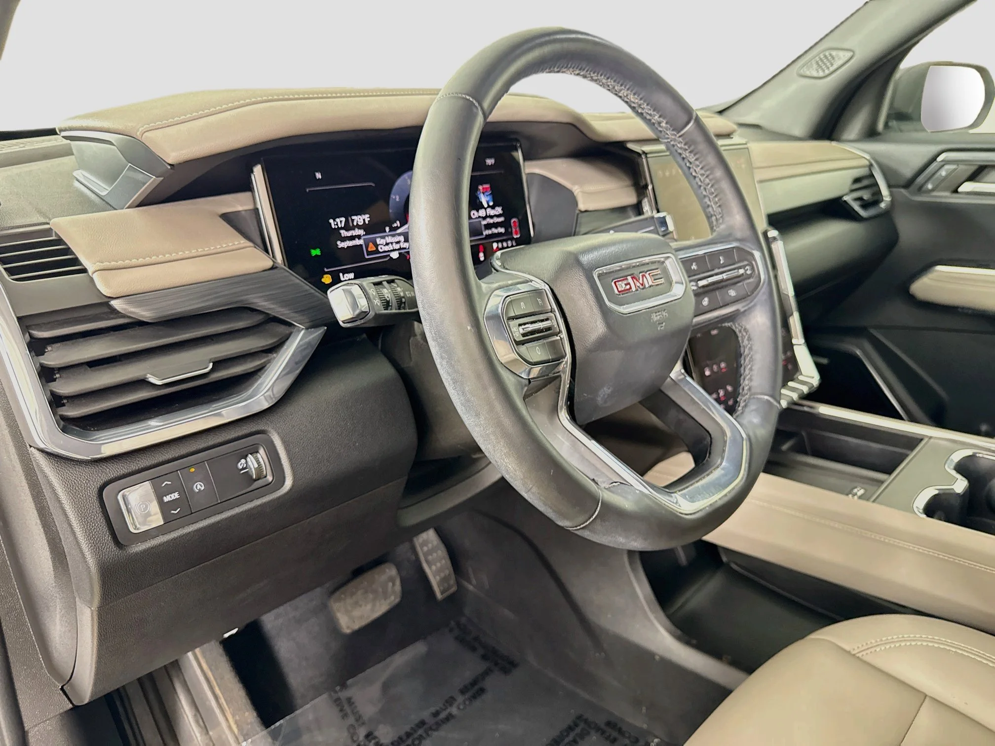 Used 2024 Summit White GMC Elevation image 11
