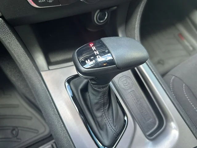 Used 2023 Red Dodge SXT image 21