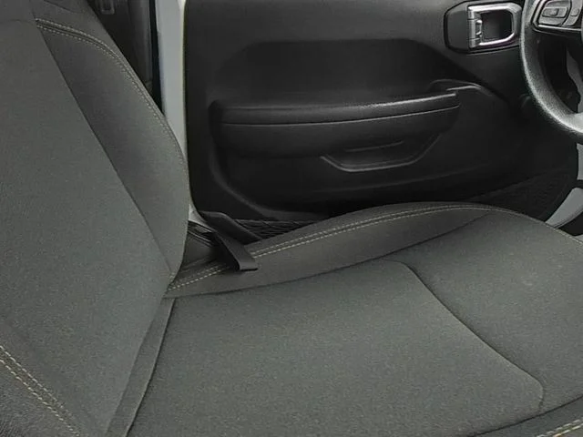 Used 2024 White Jeep Sport image 37