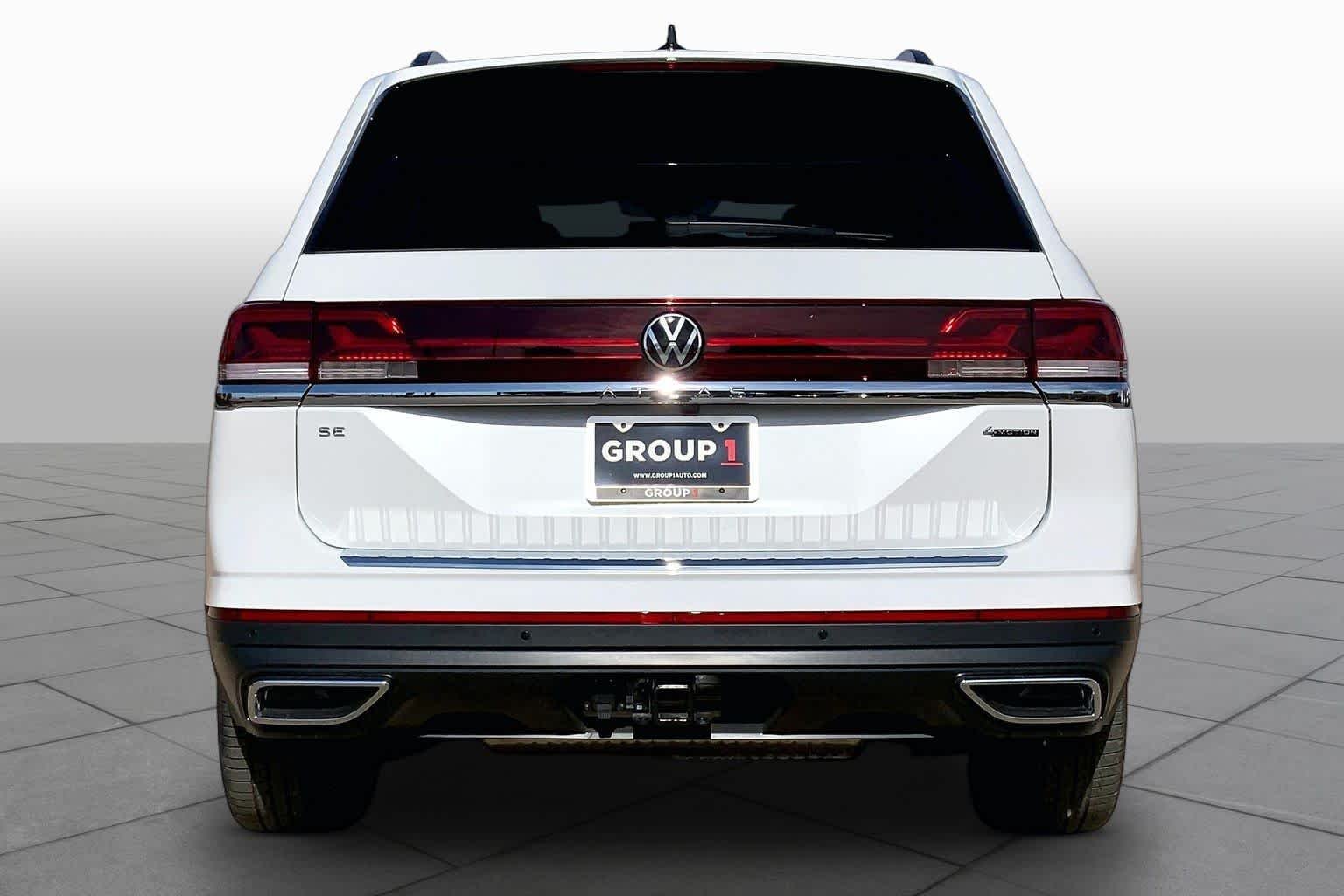 New 2026 Opal White Pearl Volkswagen 2.0T SE w/Technology image 4
