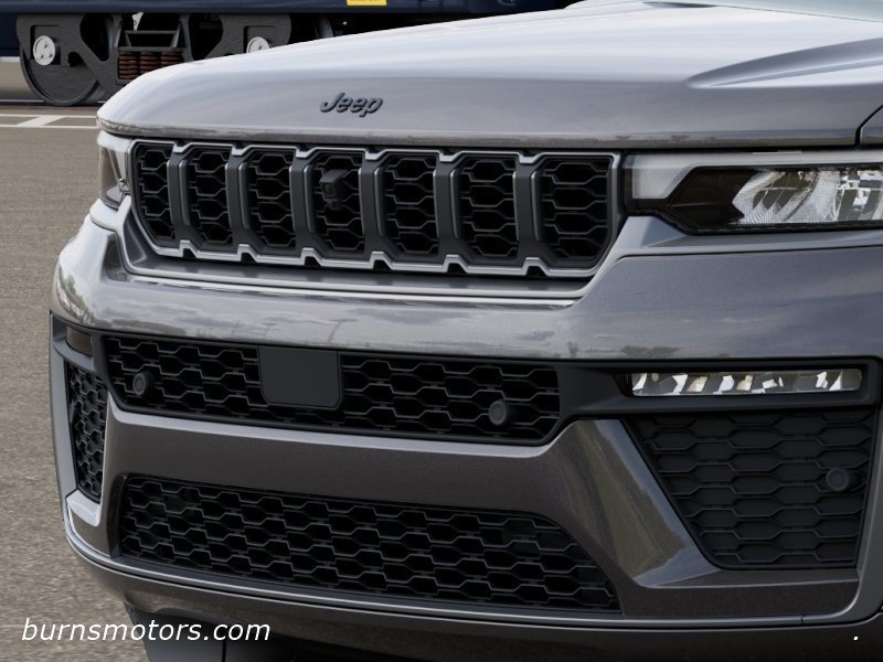 New 2026 Baltic Gray Metallic Clear-Coat Exterior Paint Jeep Limited Reserve BLACKOUT image 11