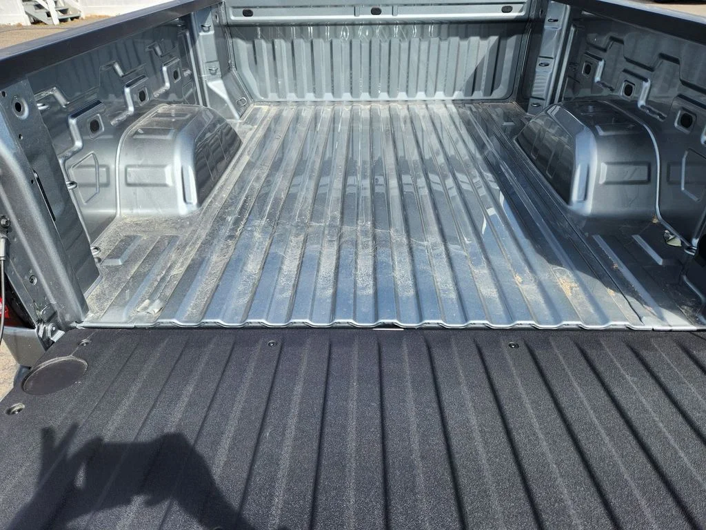 New 2026 Sterling Metallic GMC Elevation image 22