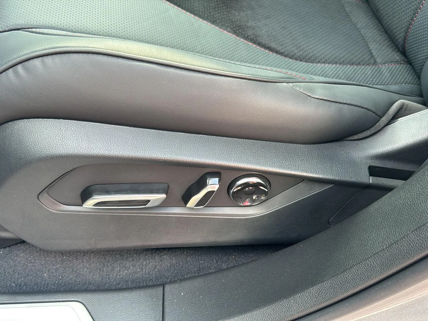 2026 Acura RDX A-Spec Package - Photo 15