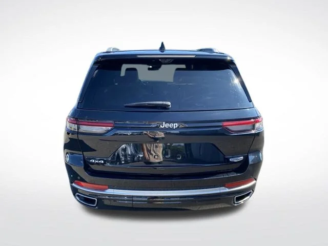 Used 2022 Black Jeep Summit image 4