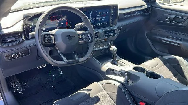 2025 Ford Mustang Dark Horse - Photo 28