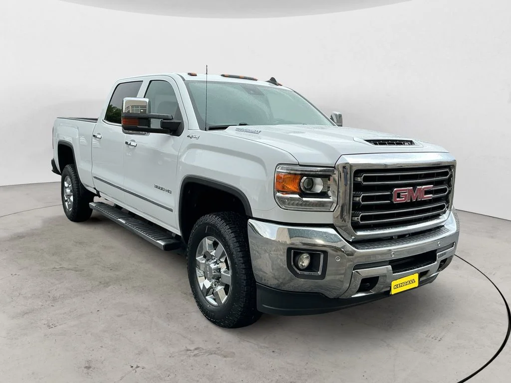 Used 2018 White GMC SLT image 3