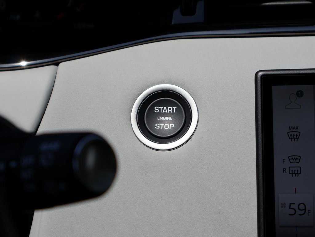 Used 2026 Tribeca Blue Metallic Land Rover Dynamic image 27