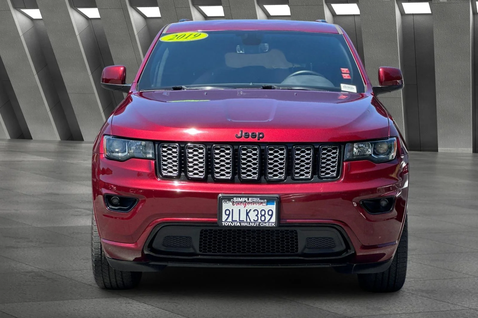 Used 2019 Red Jeep Altitude image 14