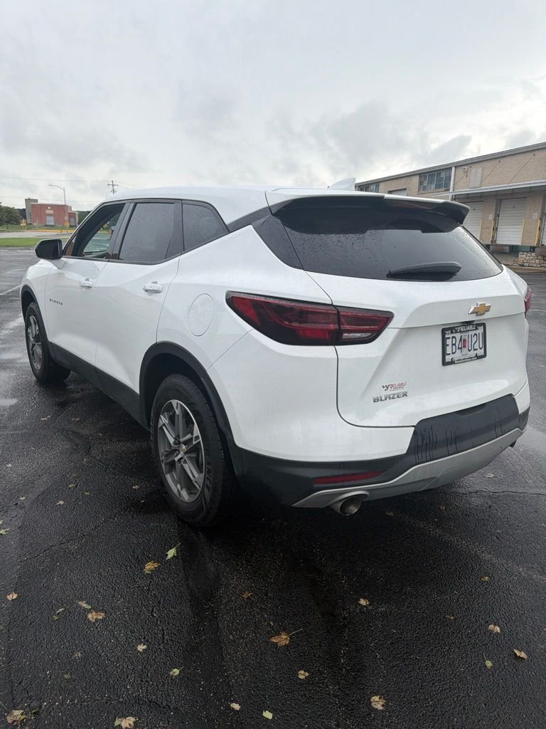 Used 2023 Summit White Chevrolet LT image 7