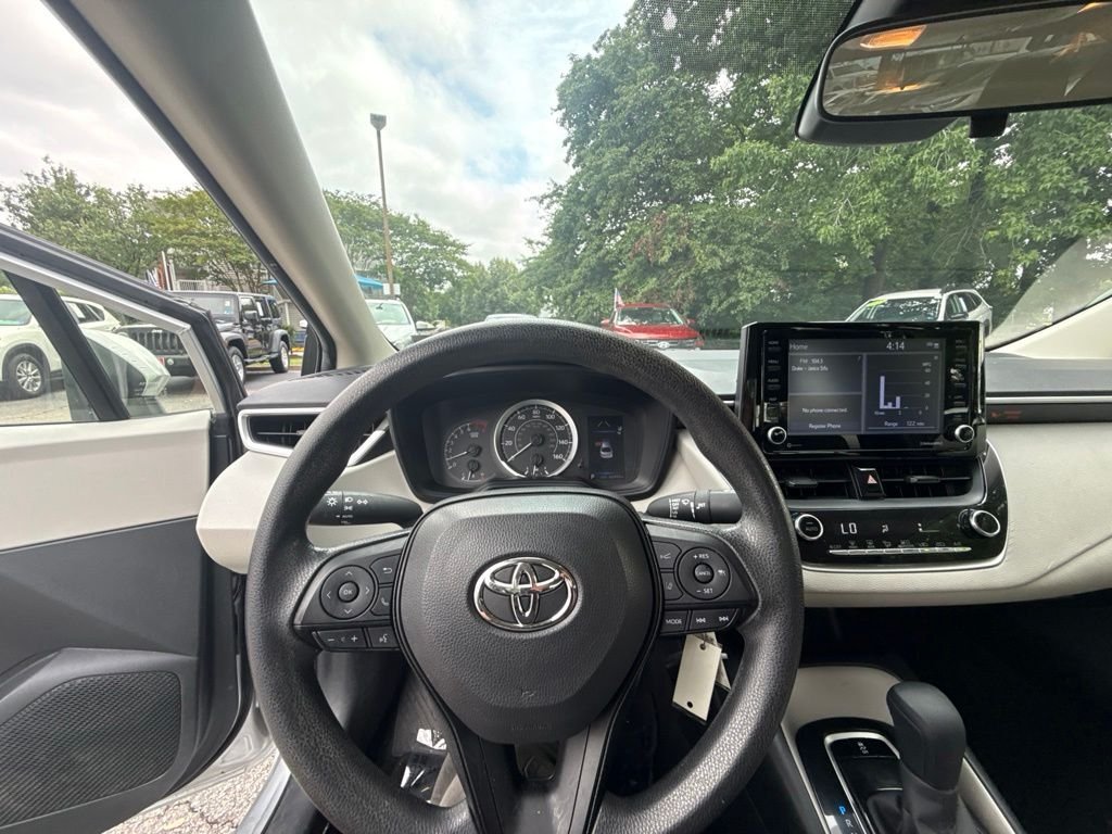 Used 2022 Silver Toyota LE image 17