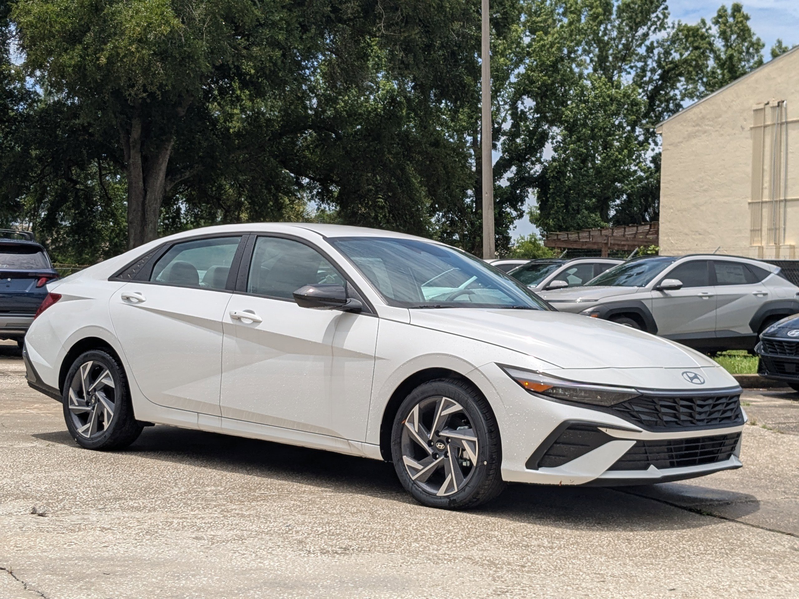 New 2025 Serenity White Hyundai SEL Sport image 2