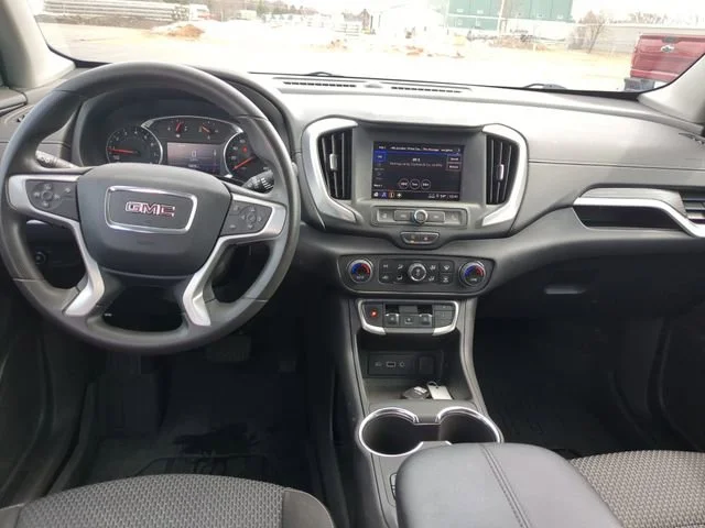Used 2024 Sterling Metallic GMC SLE image 15