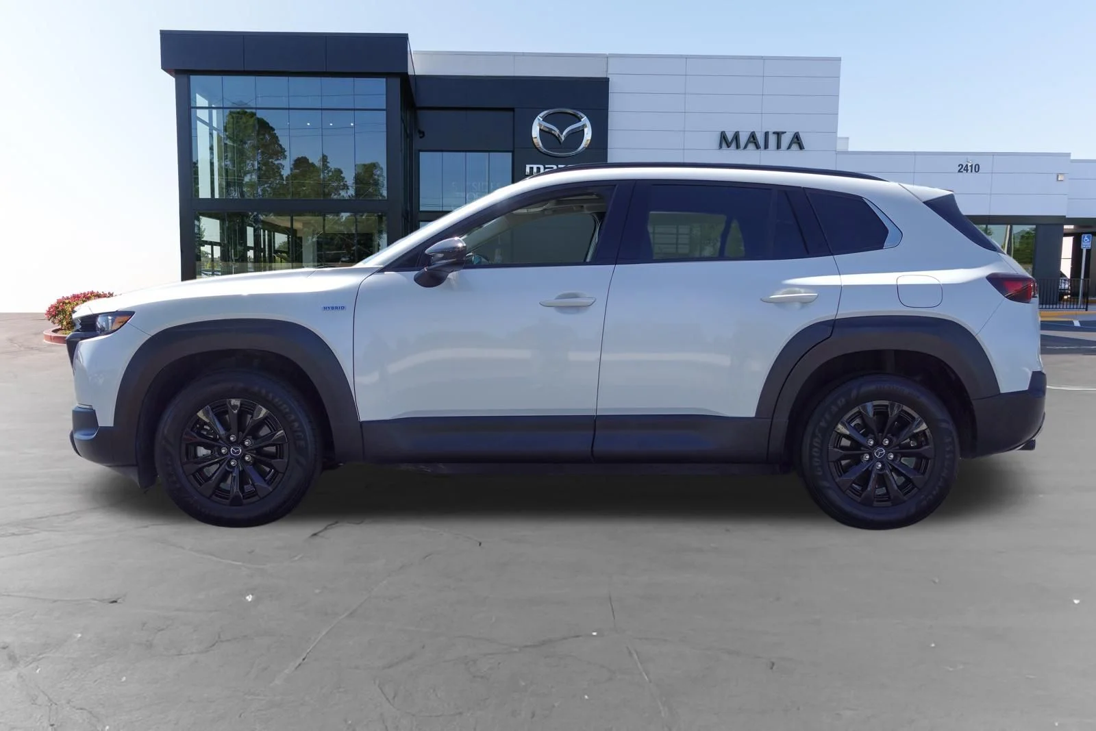 Certified Used 2025 Wind Chill Pearl Mazda Premium image 8