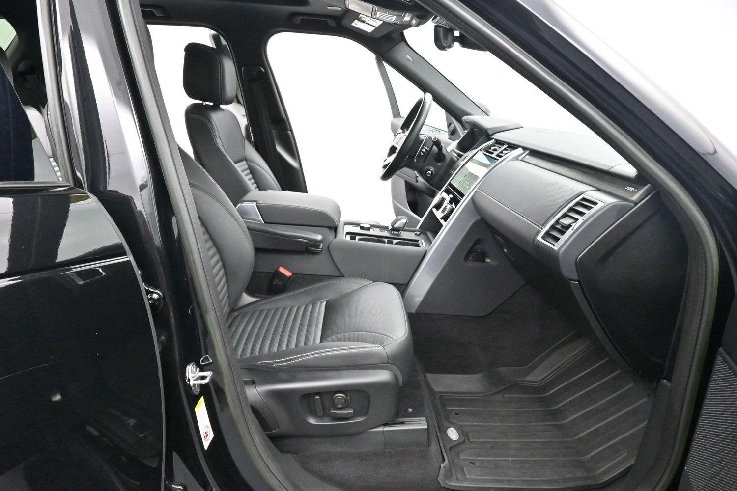 Used 2023 Black Land Rover S R-Dynamic image 38