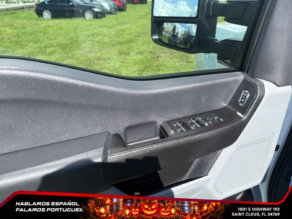 Used 2023 White Ford XL image 13