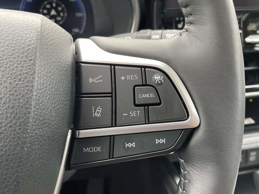 Used 2024 Wind Chill Pearl Toyota Platinum image 14