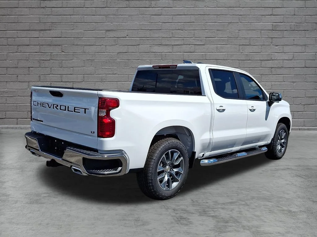 New 2026 Summit White Chevrolet LT image 8